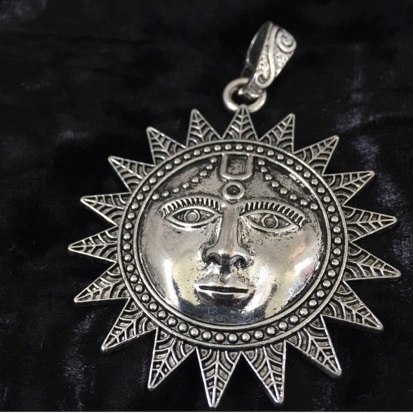 Sun Face Pendant Necklace - NWT - Picture 4 of 6